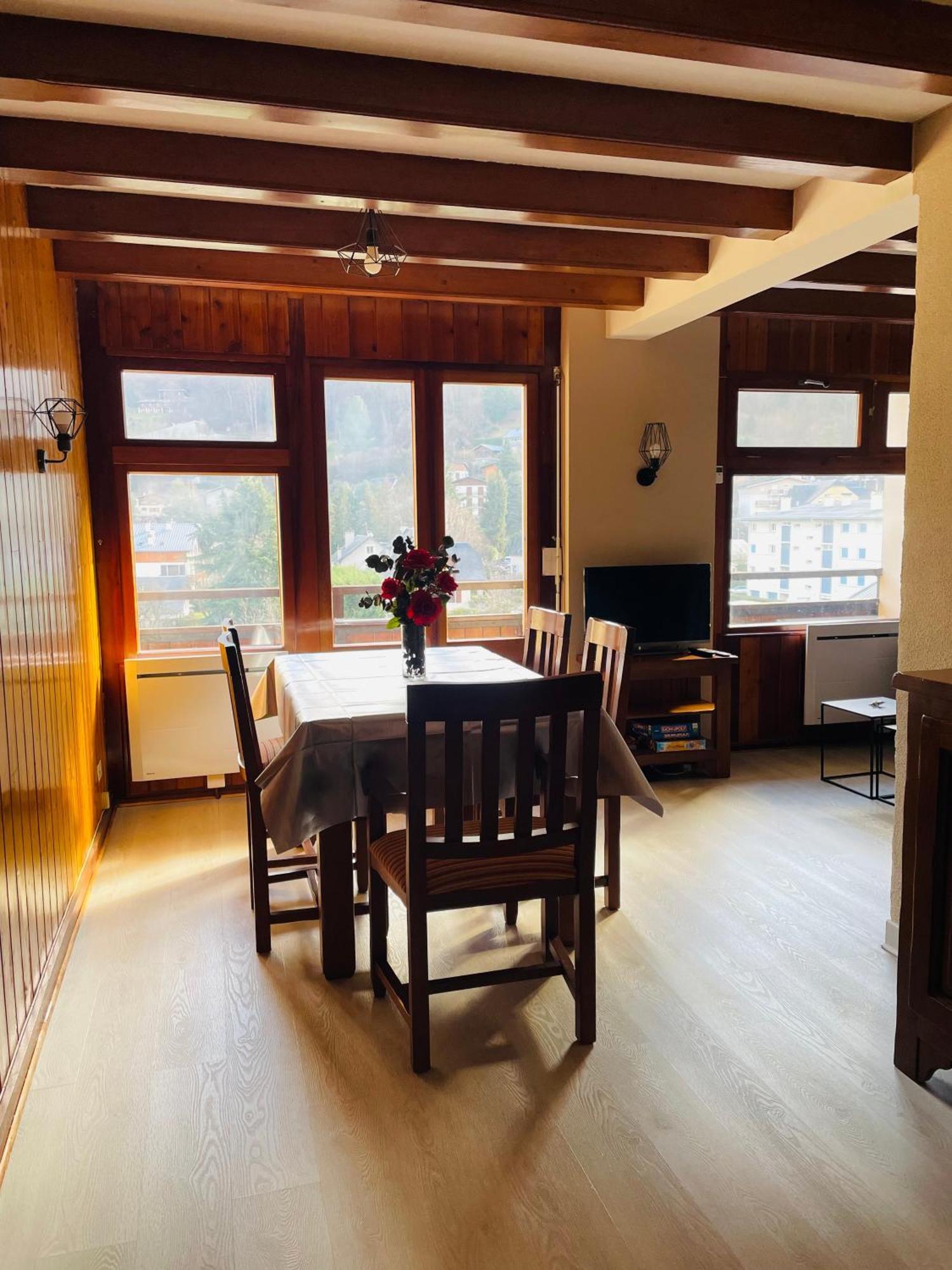 Appartement 58 M2 Avec Piscine Interieure Vue Montagne Centre Village , Parking Prive Saint-Lary-Soulan Dış mekan fotoğraf